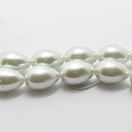 Glasperle weiss Perlenschimmer Tropfen 9x14mm 1 Stück