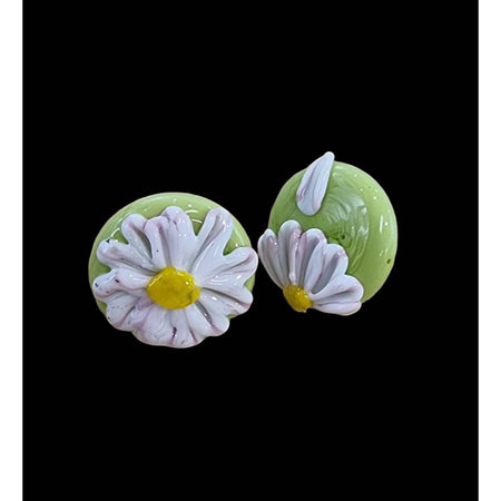 Ohrstecker Chirurgenstahl Gänseblümchen grün Swissmade
