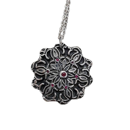 Kette Silberanhänger Mandala mit 7 Rubine  handgemacht