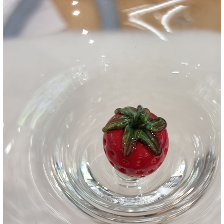 Margarita Glas "Erdbeere" mit Glas-Erdbeere im Glas © 1 Stück – Bild 2