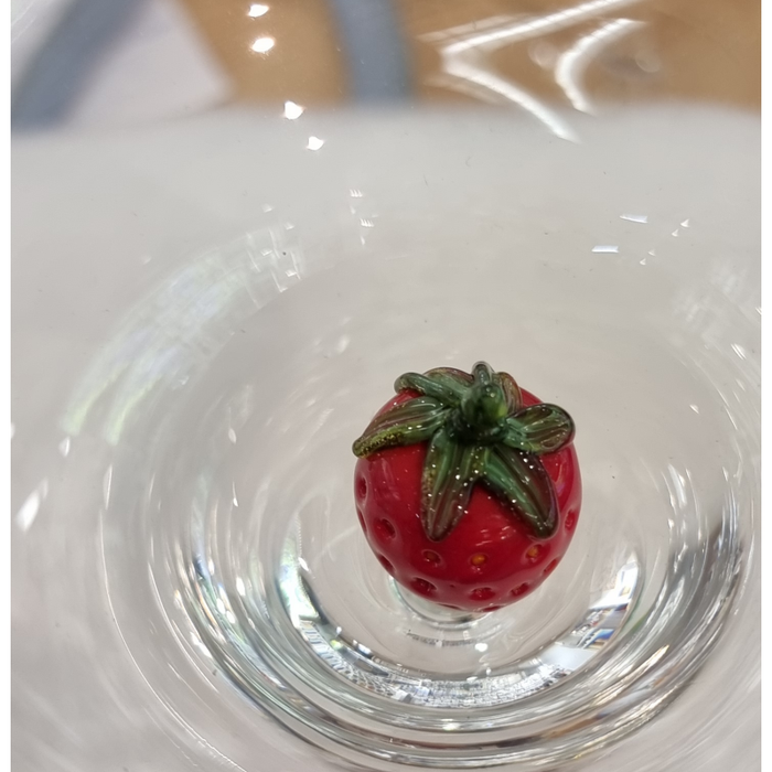 Margarita Glas "Erdbeere" mit Glas-Erdbeere im Glas © 1 Stück – Bild 2