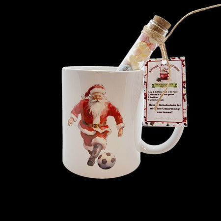 Tasse Santa Fussball Spieler  bedruckt  mit Schokoladen Röhrchen 1 Stk