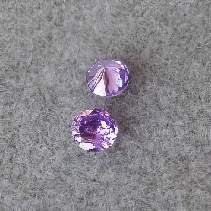 Cubic Zirkonia  violett 6mm bis 650C° Farbstabiel  1 Stück