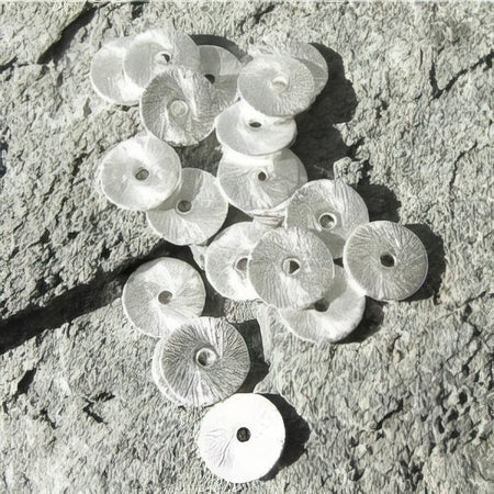 Scheibenperle gebürstet versilbert 1x8mm 20 Stück