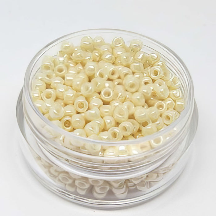 Rocailles Toho Beads opak elfenbein pearl 3mm 18gr