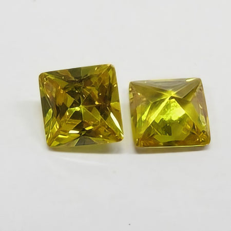 Zirconia Quader 8x8mm gelb bis 650 C° Farbstabil  1 Stück