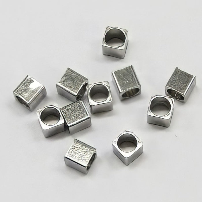 Edelstahlperle Würfeli 2,5x2,5mm 10 Stück