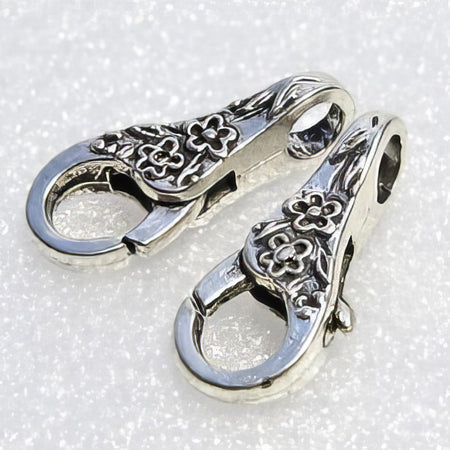 Karabiner mit Blumenranke 25x11mm 1 Stück
