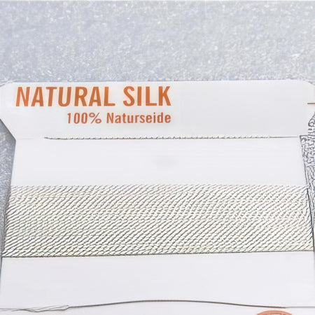 Perlenfaden m.Nadel #4 weiss 0.6mm SEIDE 1.8m
