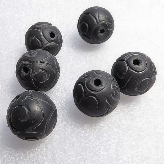 Henan Jade schwarz graviert 16mm 1 Stk