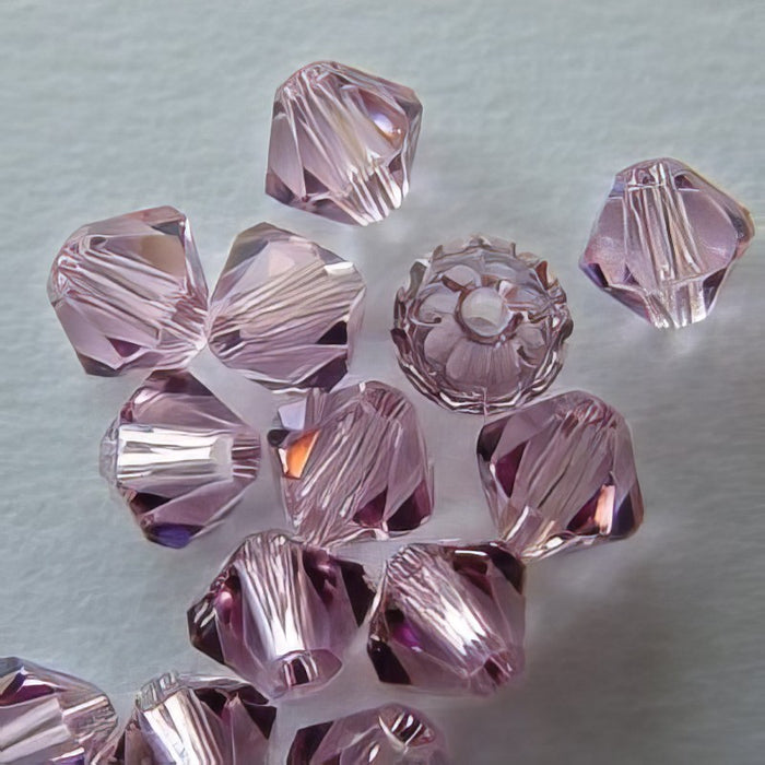 Swarovski Bicone Light Amethyst 4mm 48 Stück